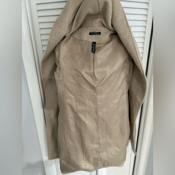 Lauren Ralph Lauren Fawn buckle front wool blend hooded wrap coat. Size 8 - Picture 8 of 16